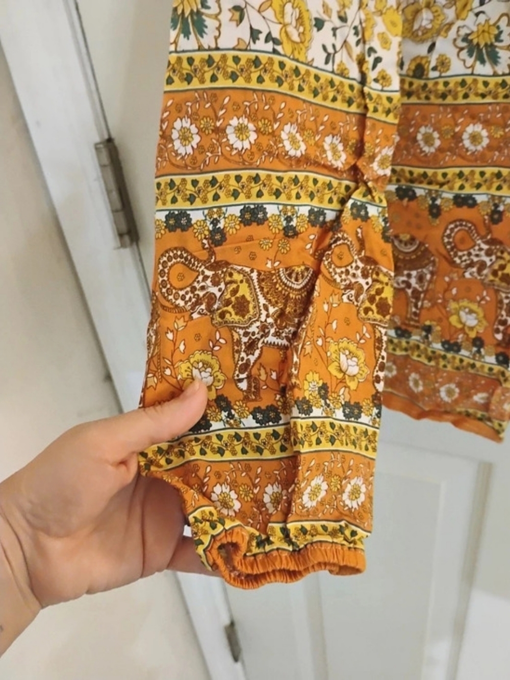 Floral Tunic in Orange & White Size Medium - Picture 6 of 13
